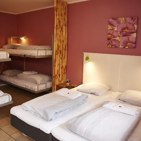 森讷堡瓦雷拉贝丹恩旅馆 旅馆 *